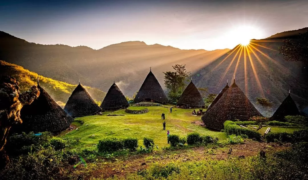 Pesona Budaya Klasik dan Keindahan Alam Khas Indonesia